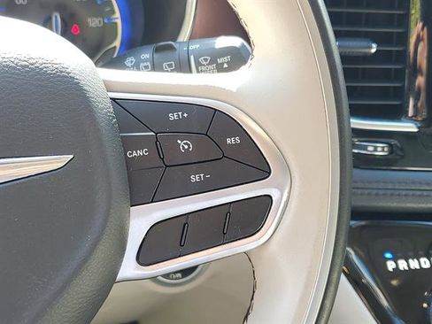 Used 2020 Chrysler Pacifica Limited w/ Tire & Wheel Group image 59