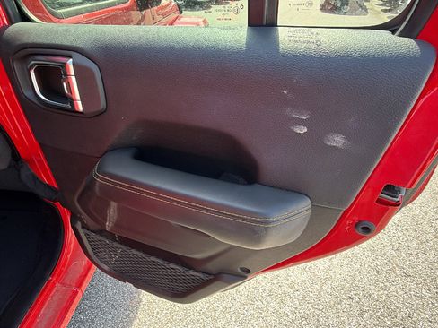 Used 2025 Jeep Wrangler Unlimited Sahara w/ Safety Group AWD/4WD image 20