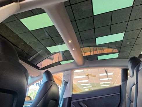 Used 2023 Tesla Model 3 Standard Range RWD image 17
