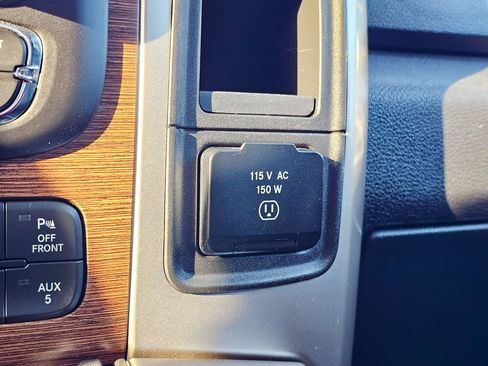 Used 2017 RAM 3500 Laramie image 32