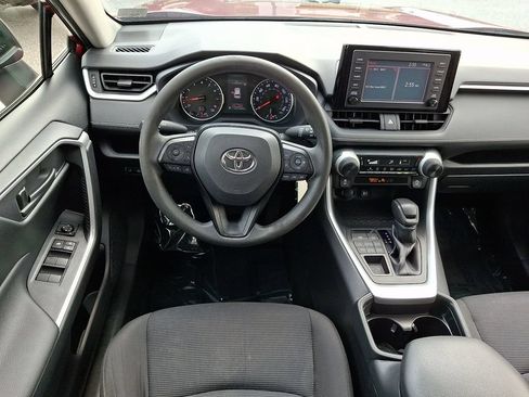Used 2019 Toyota RAV4 LE AWD/4WD image 11