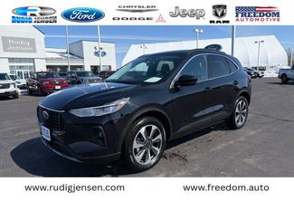 Used 2025 Ford Escape Platinum video 1