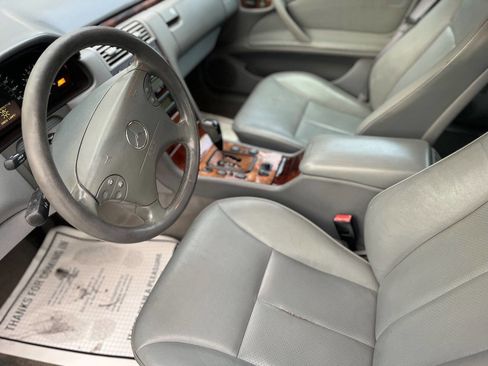 Used 2001 Mercedes-Benz E 320 E 320 4dr Sedan image 8