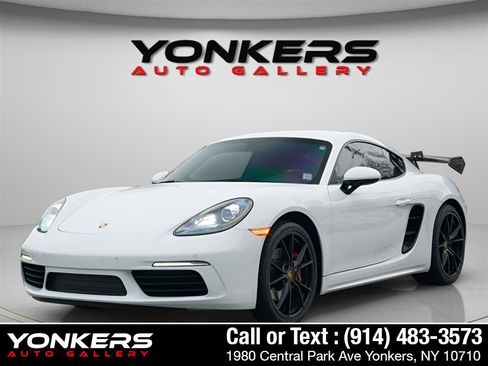 Used 2018 Porsche 718 Cayman image 2