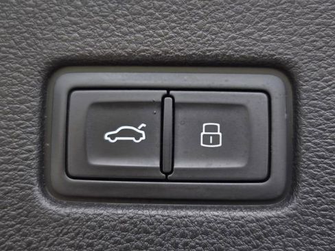 Used 2021 Audi Q8 Premium w/ Convenience Package AWD/4WD image 12