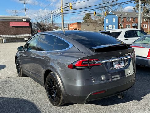 Used 2020 Tesla Model X Long Range image 39