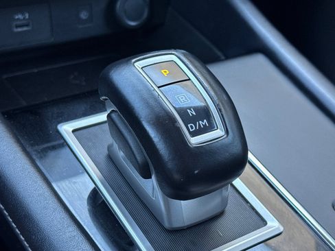 Used 2024 Mitsubishi Outlander SE image 27