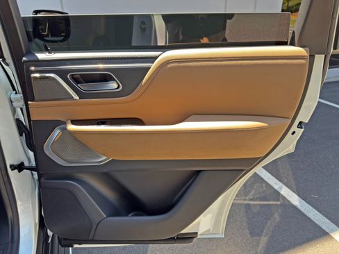 Used 2025 INFINITI QX80 Sensory w/ Premium Cargo Package AWD/4WD image 53