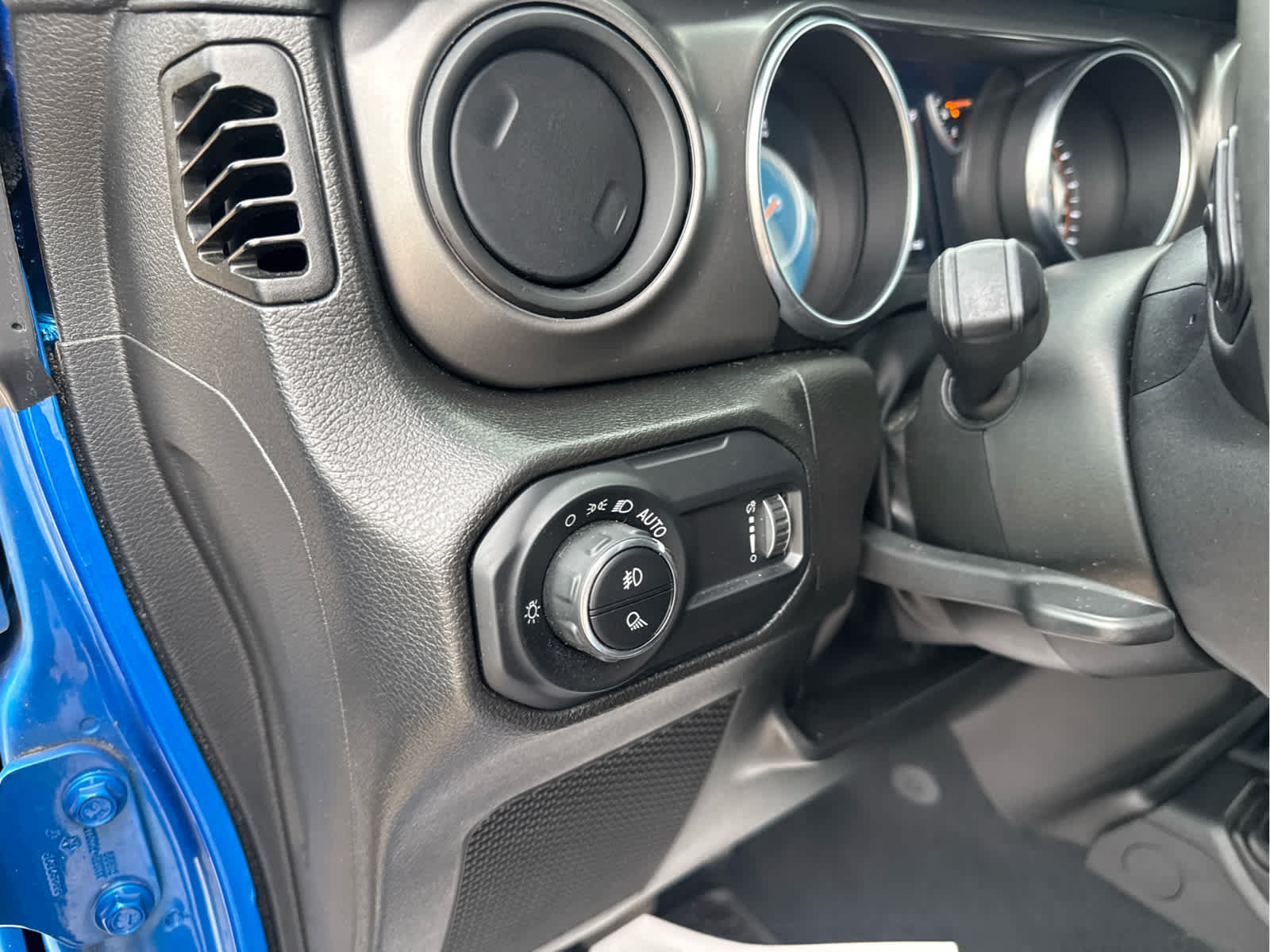 Used 2023 Jeep Gladiator Sport AWD/4WD image 27