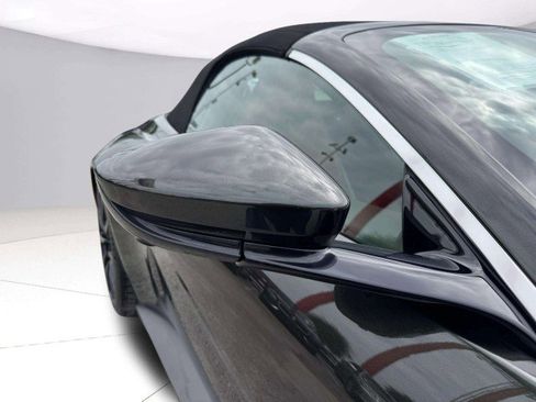 Used 2022 Aston Martin V8 Vantage Roadster RWD image 9