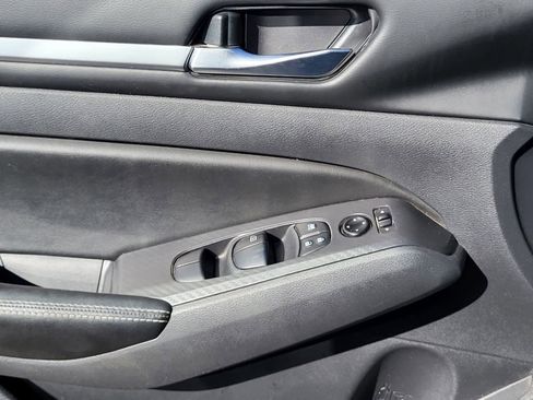 Used 2022 Nissan Altima 2.5 SV image 13