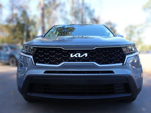 Used 2023 Kia Sorento LX image 14