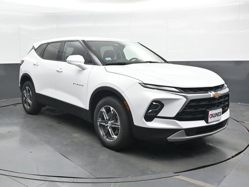 Used 2025 Chevrolet Blazer LT AWD/4WD image 4