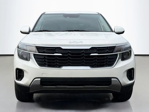 Used 2024 Kia Seltos LX AWD/4WD image 3