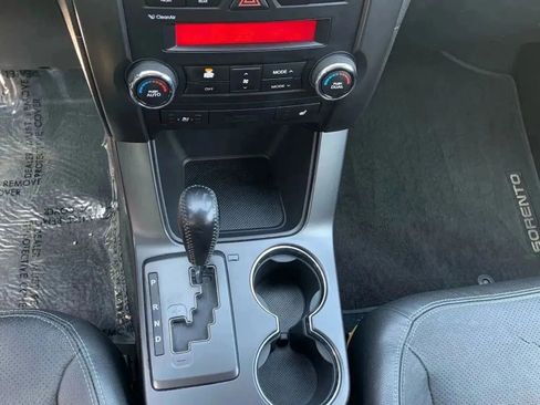Used 2012 Kia Sorento SX image 16