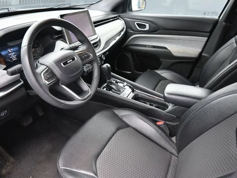 Used 2024 Jeep Compass Latitude AWD/4WD image 22