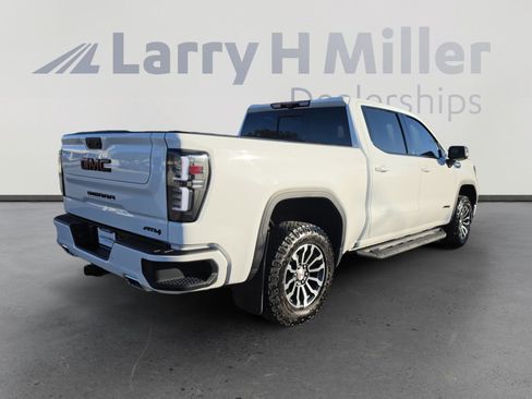 Used 2023 GMC Sierra 1500 AT4 w/ AT4 Premium Package AWD/4WD image 5