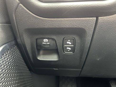 Used 2025 RAM 1500 Laramie w/ Laramie Southwest Edition image 24