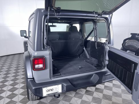 Used 2019 Jeep Wrangler Sport image 23