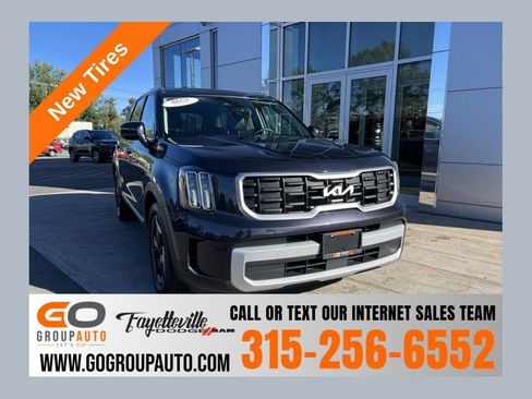 Used 2025 Kia Telluride S AWD/4WD image 1