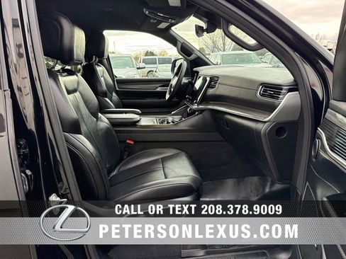 Used 2024 Jeep Wagoneer Series III image 12