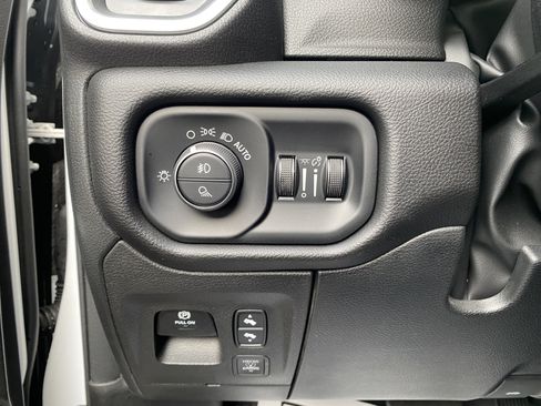 Used 2025 RAM 1500 Big Horn AWD/4WD image 18