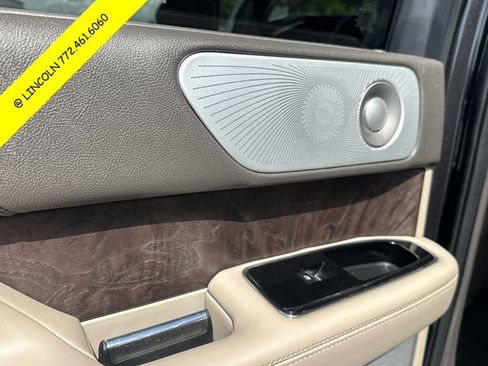 Used 2023 Lincoln Navigator Reserve RWD image 15