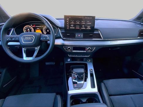 Used 2024 Audi Q5 e Premium Plus w/ Premium Plus Package AWD/4WD image 15
