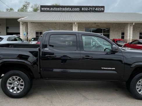 Used 2022 Toyota Tacoma SR5 RWD image 7