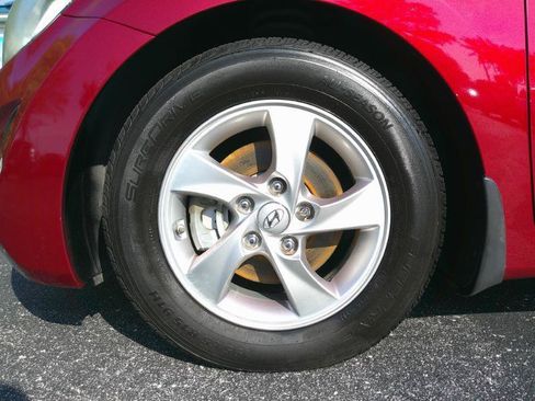 Used 2014 Hyundai Elantra SE FWD image 24
