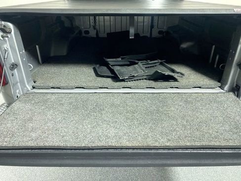 Used 2021 Jeep Gladiator Willys image 33