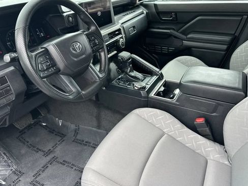 Used 2025 Toyota Tacoma SR5 AWD/4WD image 11