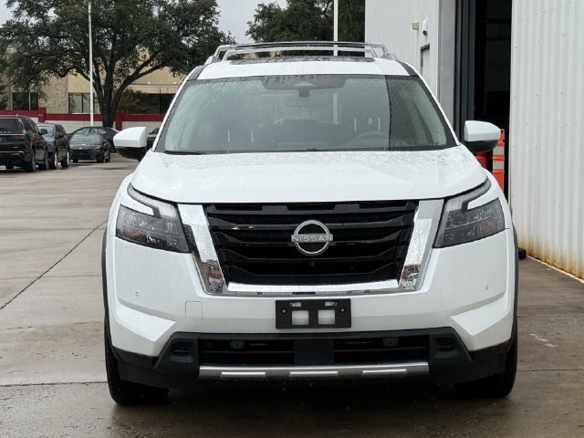 Used 2025 Nissan Pathfinder Platinum w/ Cargo Package FWD image 7