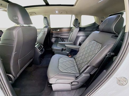 Used 2025 Volkswagen Atlas SEL Premium R-Line image 27