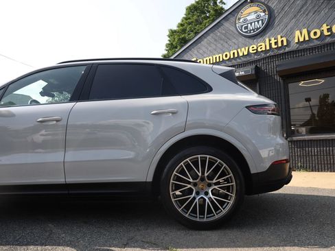 Used 2022 Porsche Cayenne Platinum Edition AWD/4WD image 12