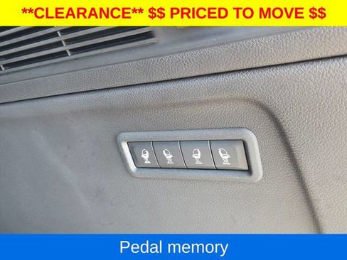 Used 2024 Jeep Wagoneer L Series II w/ Flexible Seating Group AWD/4WD image 30