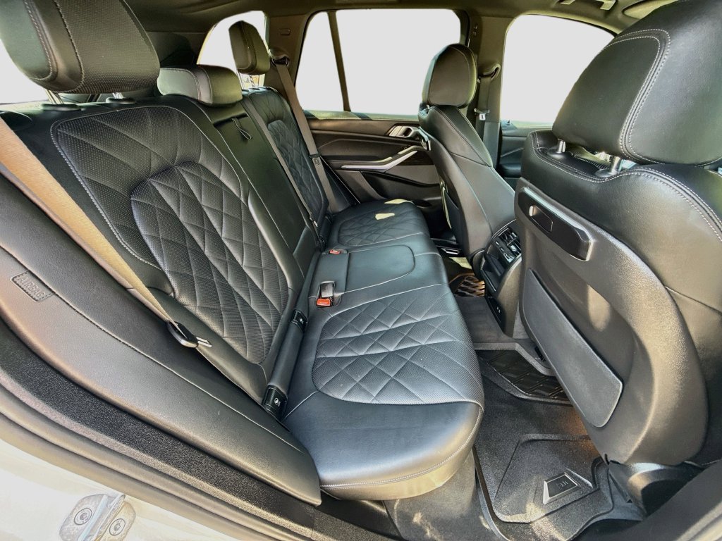 Used 2025 BMW X5 sDrive40i w/ M Sport Package RWD image 32
