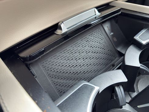 Used 2025 Mercedes-Benz GLS 450 4MATIC image 21