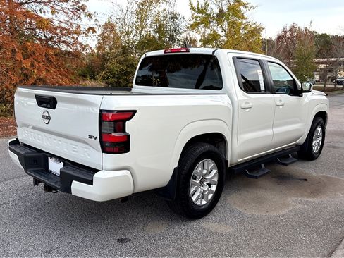 Used 2022 Nissan Frontier SV image 24
