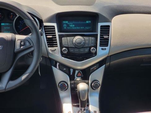 Used 2015 Chevrolet Cruze LS FWD image 18