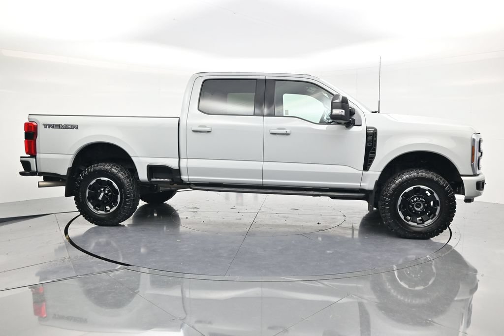 Used 2026 Ford F250 Lariat w/ Tremor Off-Road Package AWD/4WD image 4