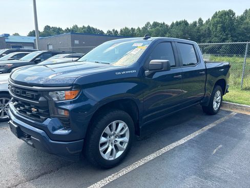 Used 2023 Chevrolet Silverado 1500 Custom AWD/4WD image 1