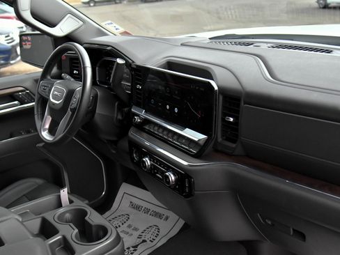 Used 2024 GMC Sierra 1500 SLT image 46