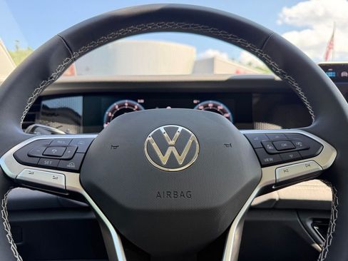 New 2026 Volkswagen Tiguan SE AWD/4WD image 45