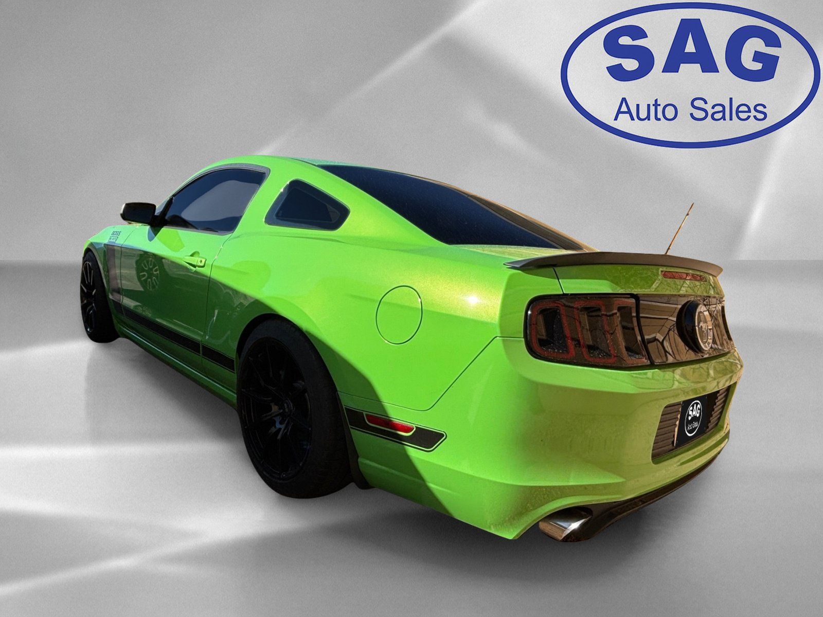 Used 2013 Ford Mustang Boss 302 w/ Boss 302 Accessory Pkg RWD image 4