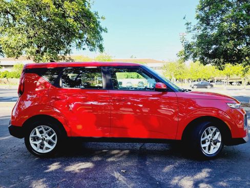 Used 2021 Kia Soul S image 4