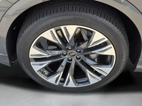 Used 2025 Audi Q8 Premium Plus AWD/4WD image 10