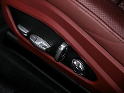 Used 2020 Porsche Panamera image 27