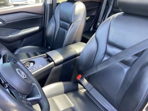 Used 2023 Nissan Rogue SV w/ SV Premium B Package FWD image 15