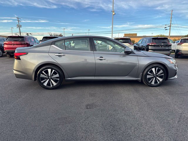 Used 2020 Nissan Altima 2.5 SV FWD image 4